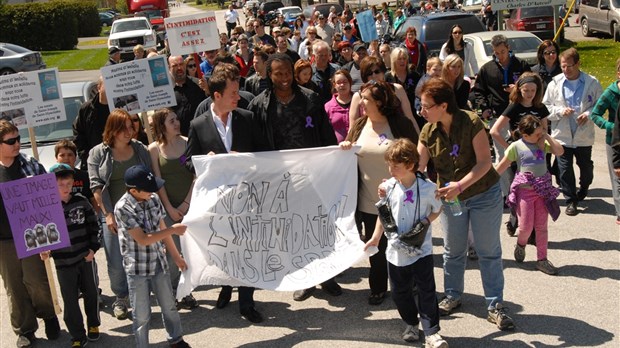 Méga succès pour la marche contre l'intimidation