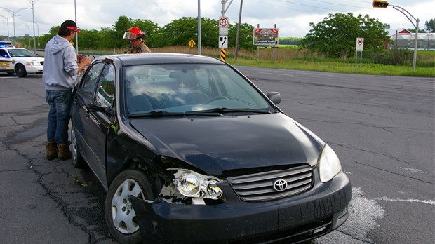 Accidents à l'intersection Patrick-Farrar et Féchette