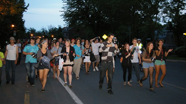 Les manifestations aux casseroles se poursuivent