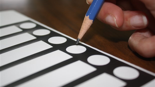 Bulletins de vote cherchent électeurs