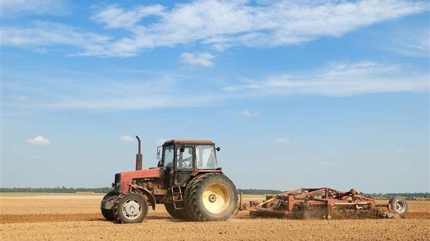 Du travail à la ferme et sur les bandes riveraines