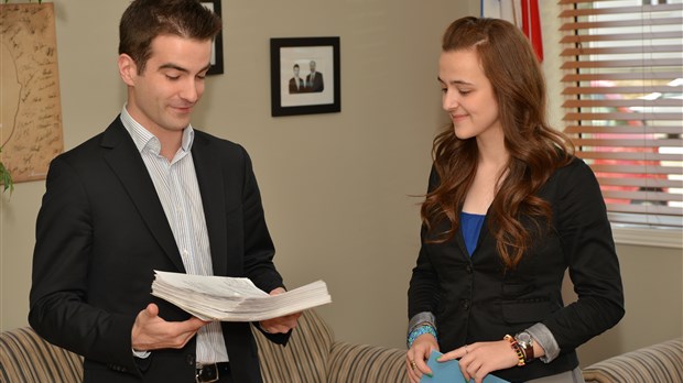 Matthew Dubé remet le document en Chambre