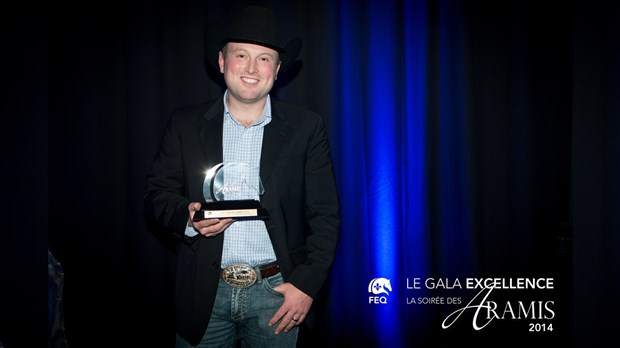 Gala des Aramis: l'athlète équestre Matthew Hudson remporte un prix