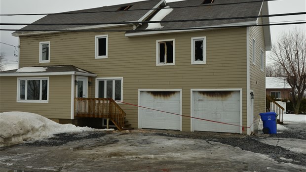 Un duplex incendié à Saint-Césaire