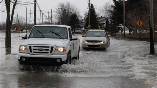 La veille d'inondations et l'avertissement de débâcles maintenus pour l'Acadie et des Hurons