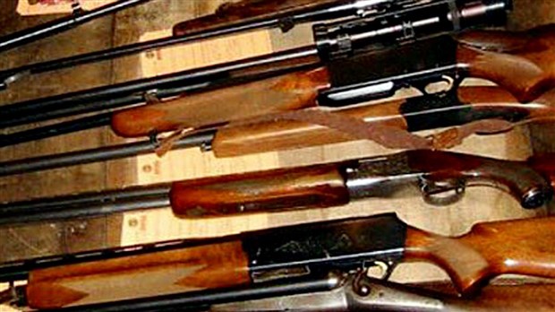 Le directeur de l'enregistrement de la GRC a cessé d'enregistrer les armes à feu sans restriction