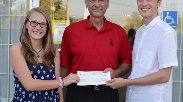 Une bourse d’excellence remise à Nolan-Patrick et Makayla Cunningham