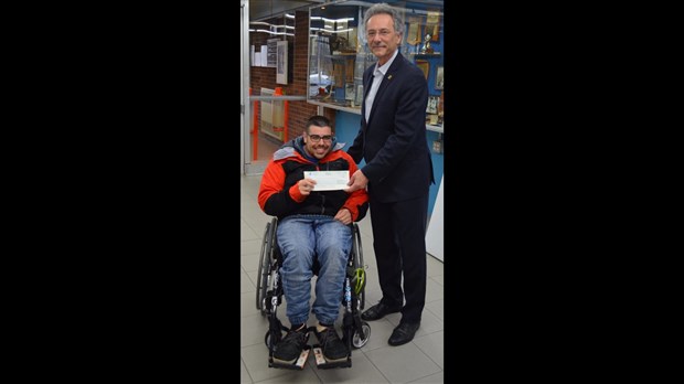 Une bourse d’aide à l’excellence pour Samuel Camirand