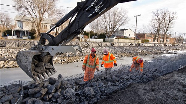 Les travaux progressent sur les berges du canal de Chambly