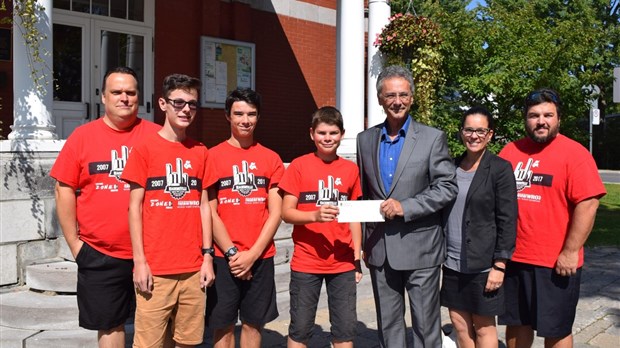 Remise d’une bourse d’excellence à trois élèves de l’École secondaire de Chambly