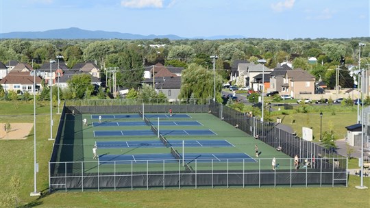 Ouverture des terrains de tennis à Chambly