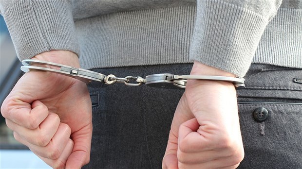 Arrestation d’un présumé voleur qui se manifestait souvent, mais n’avait pas de casier judiciaire 