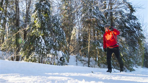 Des skis de fond et raquettes à neige prêtés gratuitement aux résidents 