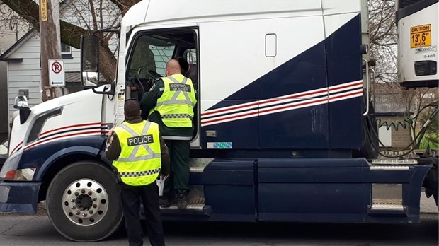MRC de Rouville : une quarantaine de camions poids lourds interceptés 