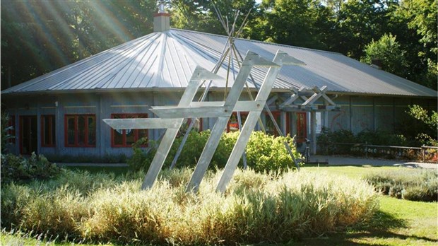Fabriquer son propre capteur de rêves, c'est possible à la Maison amérindienne 