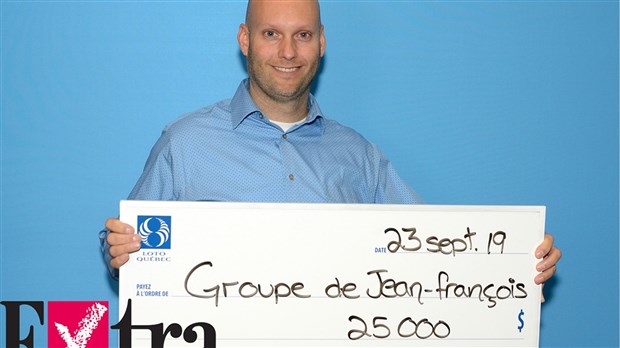 L’Extra sourit à un groupe de huit collègues qui met la main sur 25 000$ 