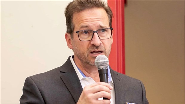 Yves-François Blanchet s'insurge contre la lenteur du fédéral 
