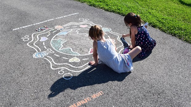 Art urbain participatif à Chambly: une invitation à colorier