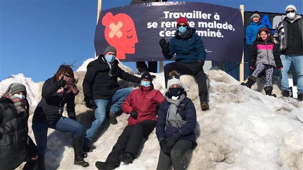 Les membres de l'APTS se font entendre lors d'une action surprise 