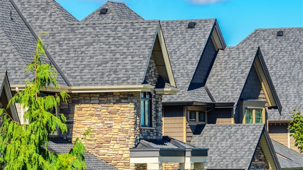 Quelle est la bonne saison pour la rénovation de toiture au Québec ?