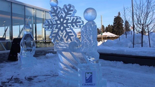Démonstration de sculptures de glace au Pôle culturel de Chambly aujourd'hui