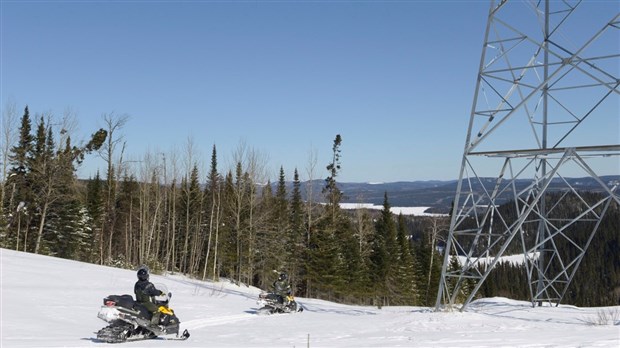 Utilisation de motoneiges et de motoquads sous les lignes à haute tension