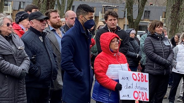 Plus de 150 personnes à la mobilisation afin de prévenir la privatisation de 60 logements sociaux pour personnes âgées