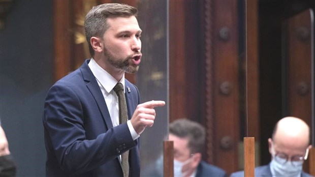 François Legault se lave les mains de tout ce qui va mal, accuse Gabriel Nadeau-Dubois