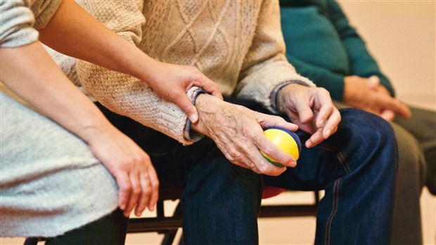 Un regroupement de la Montérégie lance un guide de prévention de l’épuisement des proches aidants