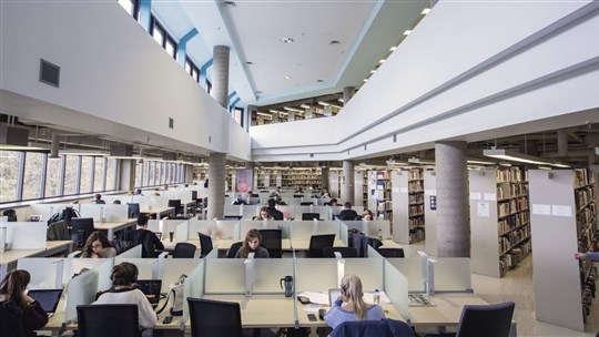 Études postsecondaires: l'IRIS propose la gratuité au Québec