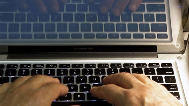 Des dizaines de milliers de femmes réclament une loi contre la cyberviolence