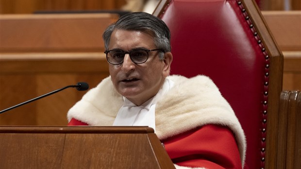 Loi 21: le juge Mahmud Jamal accepte la demande de Québec de se récuser