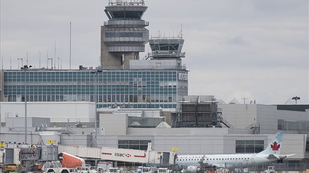 Des écologistes perturbent l'accès à l'Aéroport de Montréal