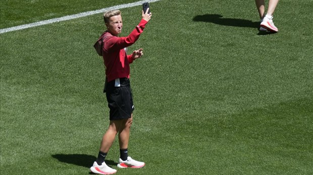 Les Canadiens sont divisés sur les sanctions imposées à l'équipe féminine de soccer