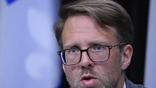 Étudiants étrangers: Dubreuil recommande un plafond de 15 % dans chaque établissement