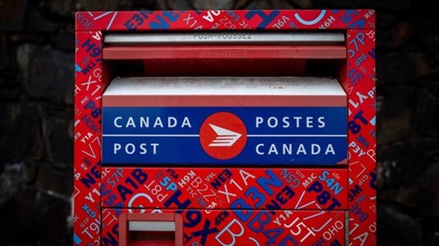 Le syndicat de Postes Canada abandonne la grève générale pour des grèves tournantes