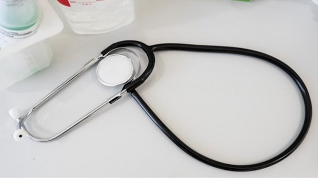 Le Collège des médecins inquiet de l'ingérence politique avec le projet de loi 7