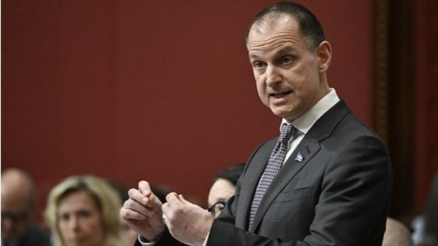 Girard doit stopper la fermeture de SAQ dans les centres-villes, selon des maires