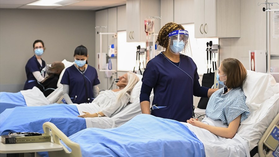 Les programmes d'externat en soins infirmiers amputés par les coupes en santé