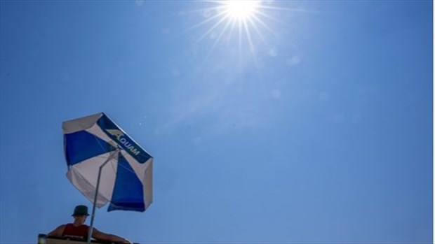 La vague de chaleur se poursuit au Québec, en Ontario et dans l'Atlantique
