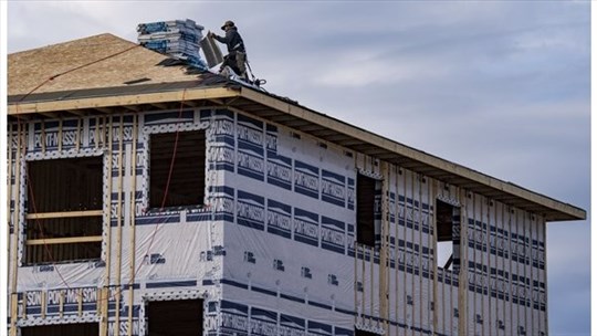 Ottawa versera près de 1 G$ au Québec pour aider à la construction de logements