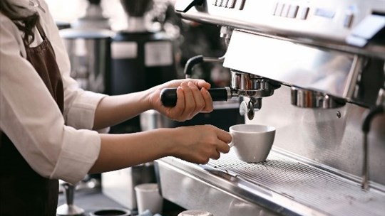 Machine à café JURA : une référence en automatisation premium pour l’espresso à domicile